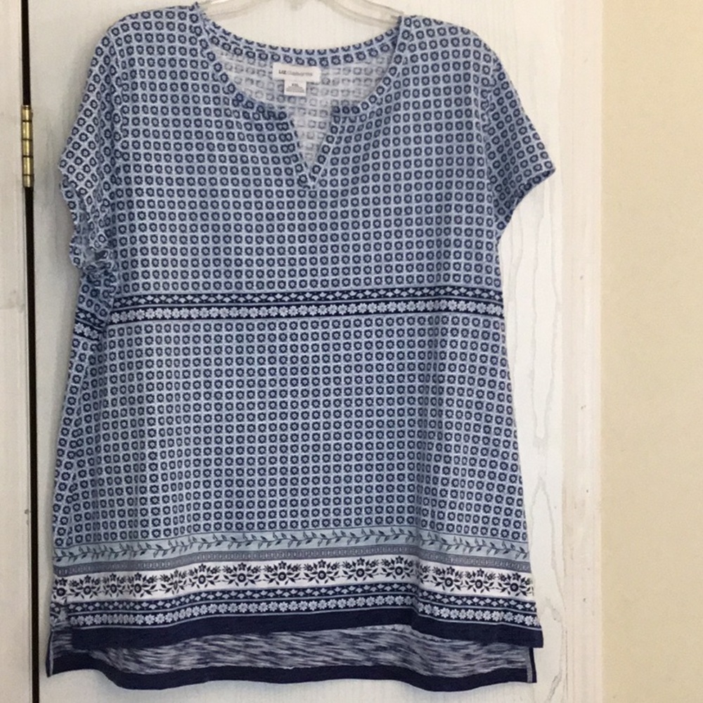 Liz Claiborne top XXL. Nice and long
